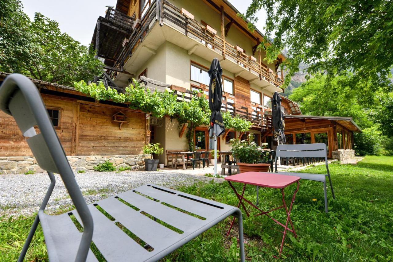 Hotel Restaurant Gites Les 5 Saisons Freissinieres المظهر الخارجي الصورة