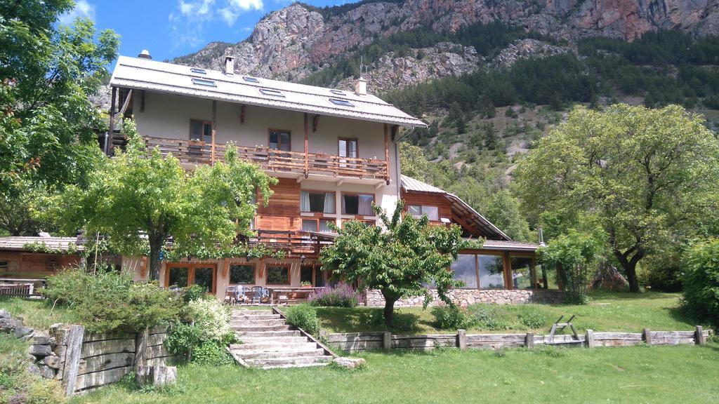 Hotel Restaurant Gites Les 5 Saisons Freissinieres المظهر الخارجي الصورة